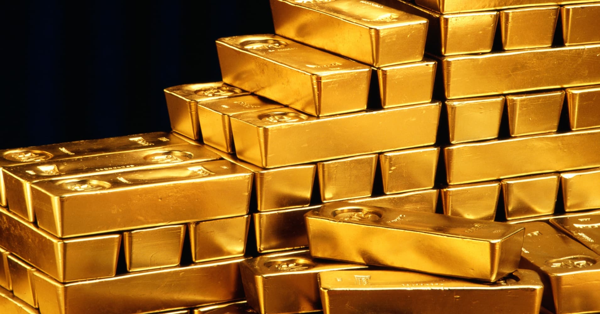 Gold At 7 week Low As December Rate Rise Still On Table